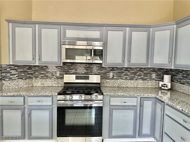Foto del edificio - 1269 Honey Lake St