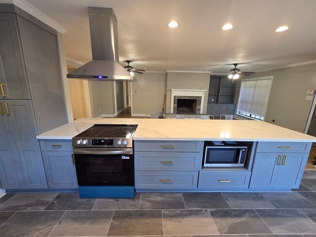 Foto del edificio - 12233 Park Lawn Ave