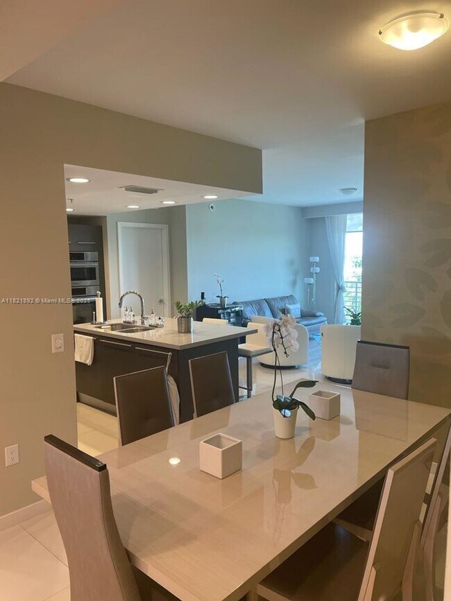 Foto del edificio - 7661 NW 107th Ave