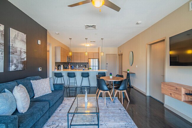 Foto del edificio - 295 E Roosevelt St