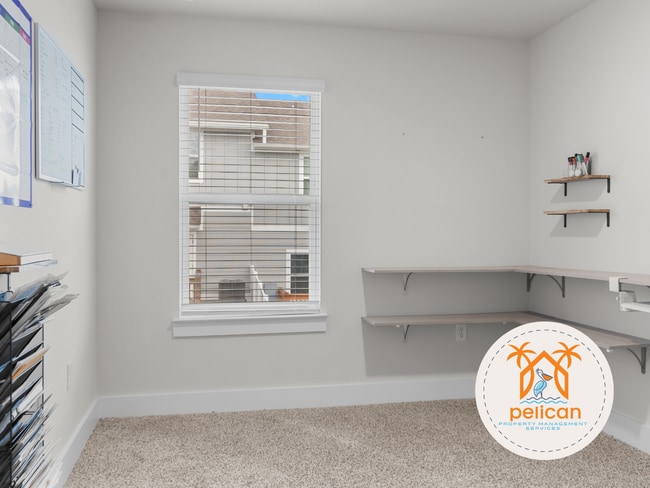 Foto del edificio - Modern 3-Bedroom Townhome in Gated Community