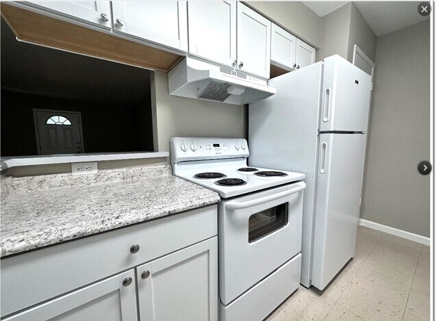 Foto del edificio - 2200 Cypress Landing Rd