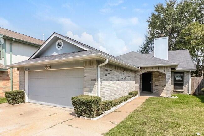 Foto del edificio - 4210 Hawk Meadow Dr