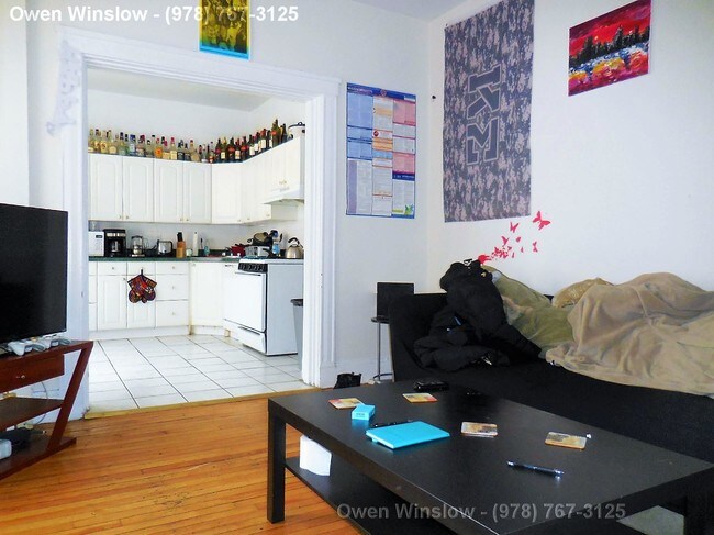 Dope 4 Bed W Huge Living Room Bedrooms Apartment For Rent Building Photo Dope 4 Bed W Huge Living Room Bedrooms