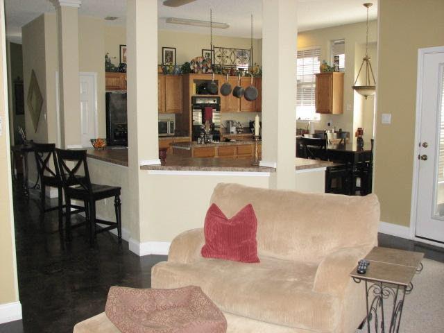 Building Photo - 5905 Longo Dr