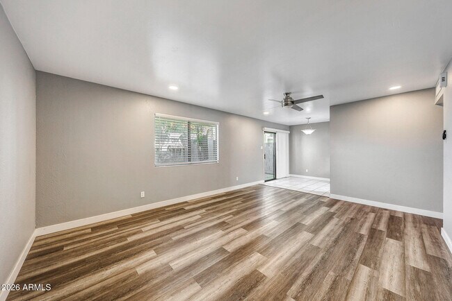 Foto del edificio - 1001 N Granite Reef Rd