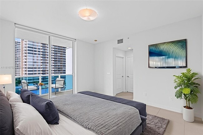 Foto del edificio - 1945 S Ocean Dr