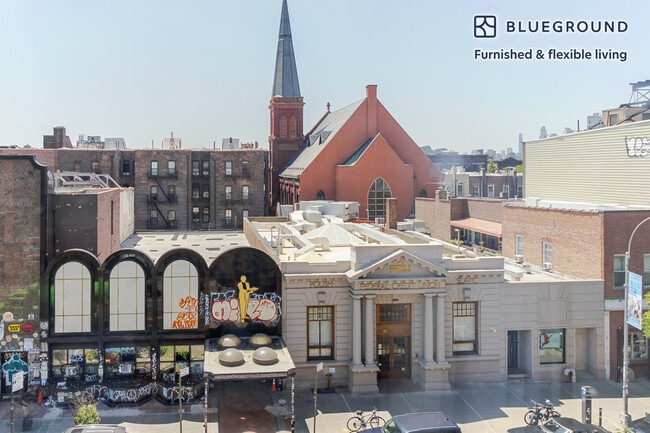 Building Photo - 131 Greenpoint Ave