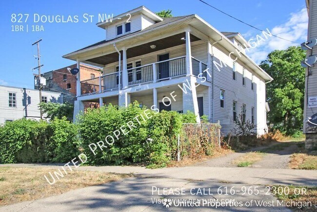 Foto del edificio - 827 Douglas St NW