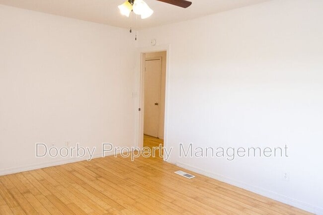Building Photo - 3316 Easton Ave