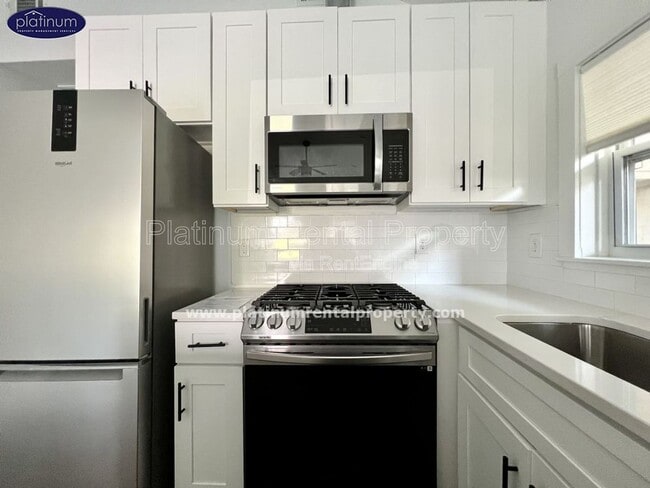 Building Photo - 982 Grant Terrace SE