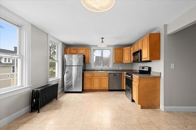 Building Photo - 36 Cedar St