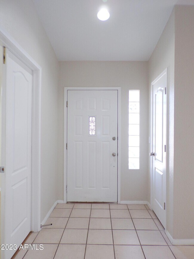 Building Photo - 5056 E Santiago Ct