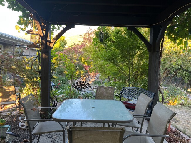 Pergola Eating Area with Spectacular View - 2656 Oak Hills Dr