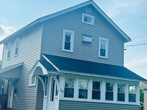 Building Photo - 124 Lorraine Ave