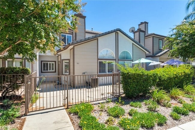 Foto del edificio - 1555 Orange Ave