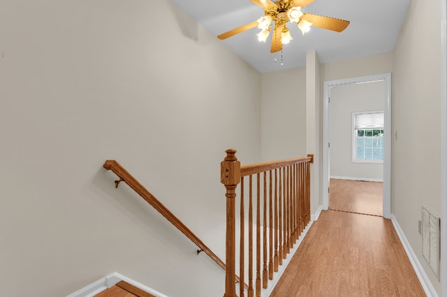 Building Photo - 62 Manorwood Dr
