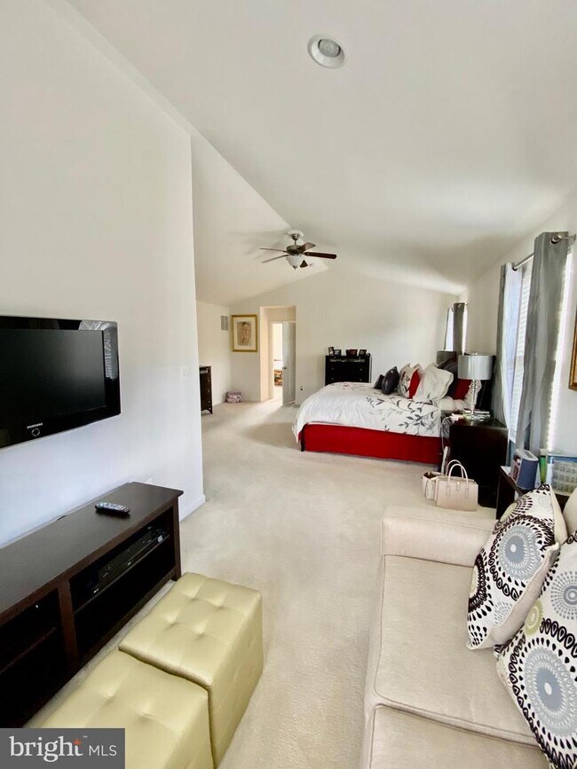 Foto del edificio - 16010 Eagle Feather Dr