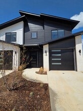 Building Photo - 1100 Emilia Ave