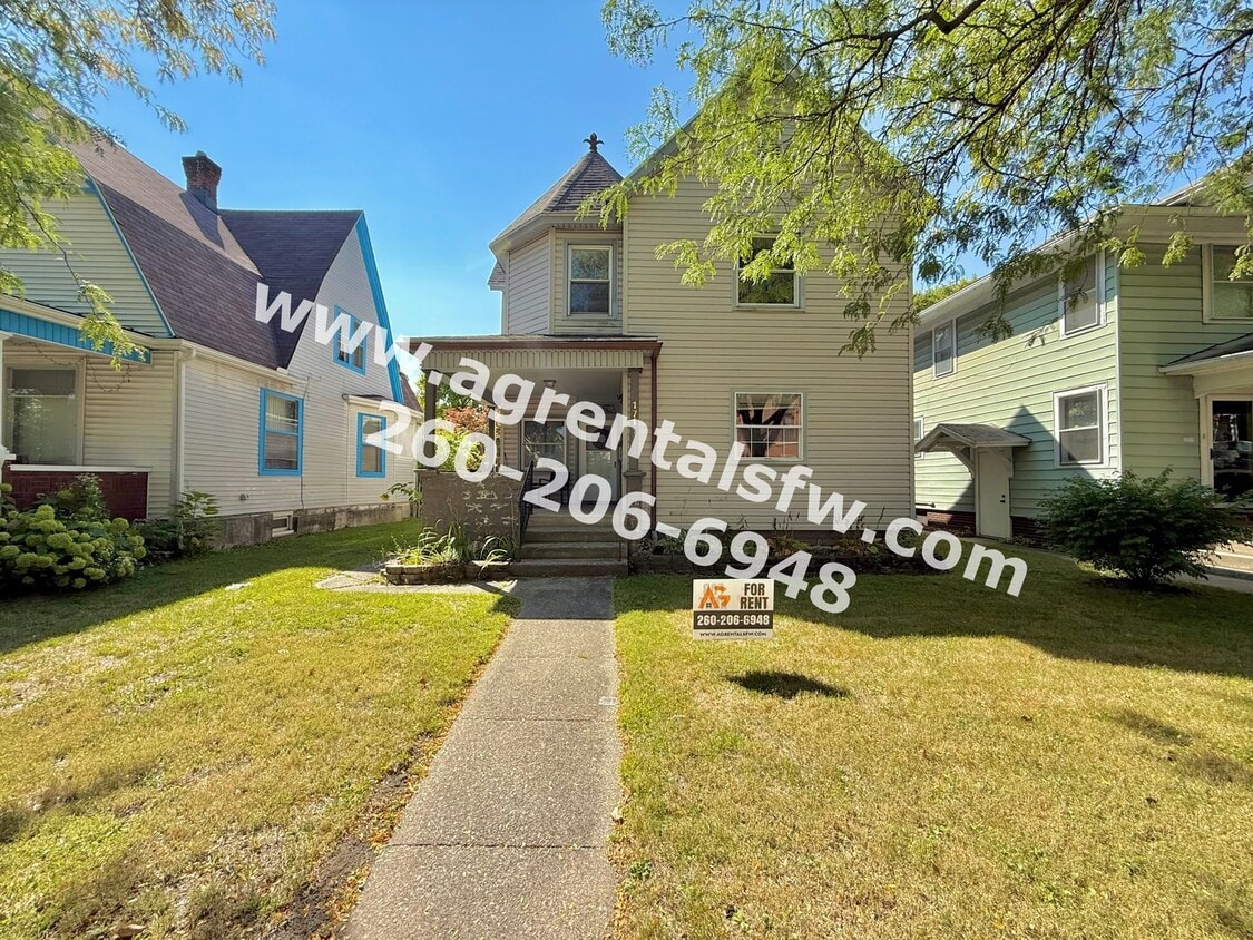 Primary Photo - 1711 W Main St