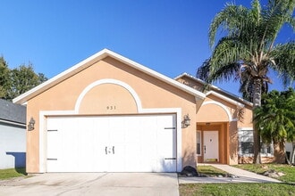 Building Photo - 931 Rivecon Ave