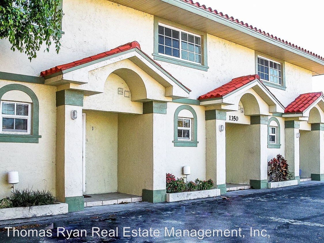 Foto principal - 1350 Mediterranean Dr