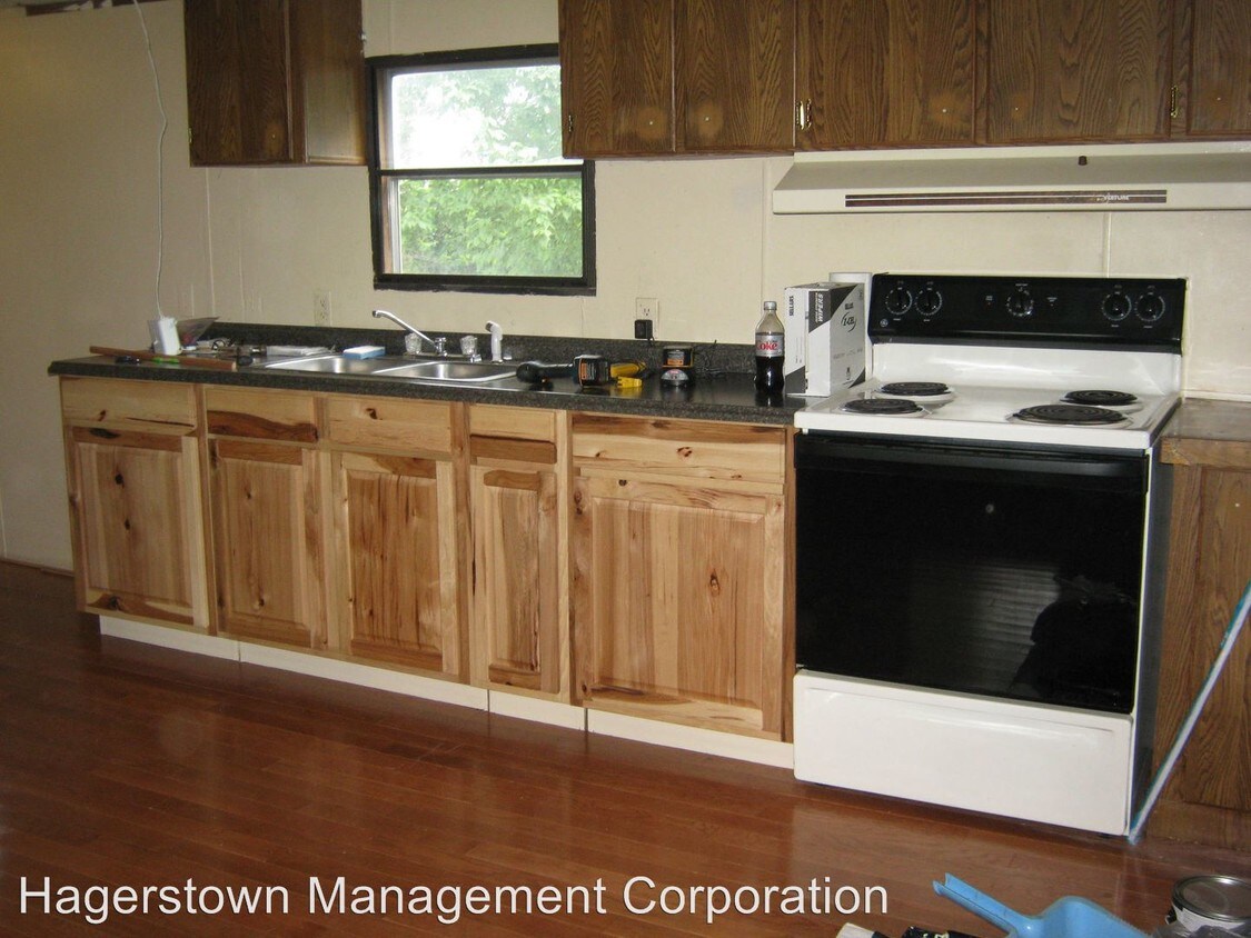 Foto principal - 12202 Brookfield Ave