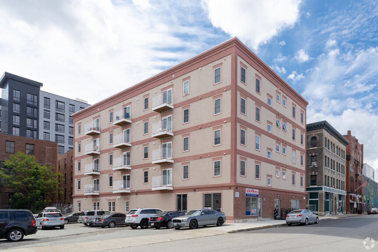 Primary Photo - Andrew Street Apartments