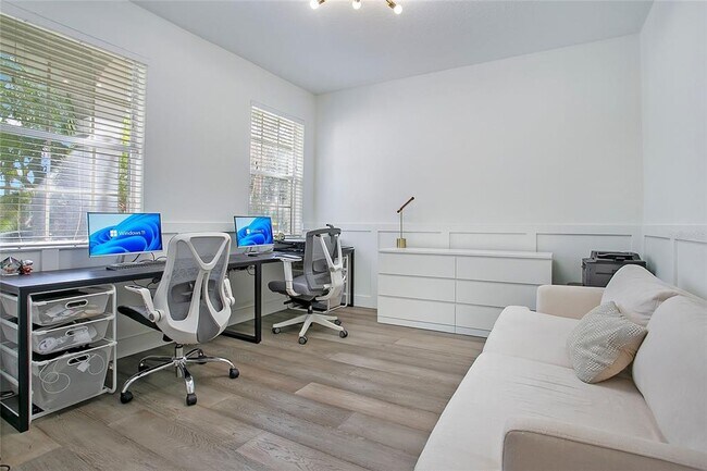 Building Photo - 15049 Spinnaker Cove Ln