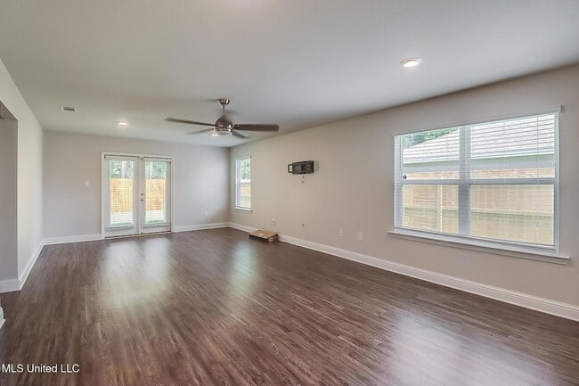 Building Photo - 6559 Eastland Cir