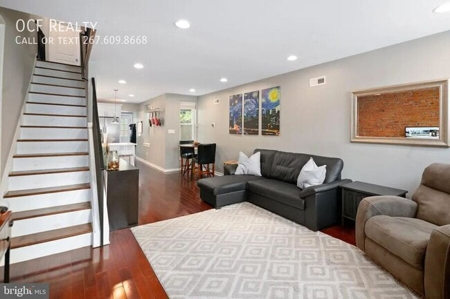 Photo - 2016 Oakford St House