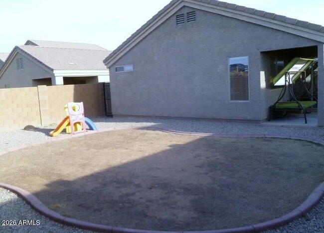 Foto del edificio - 43283 W Cowpath Rd