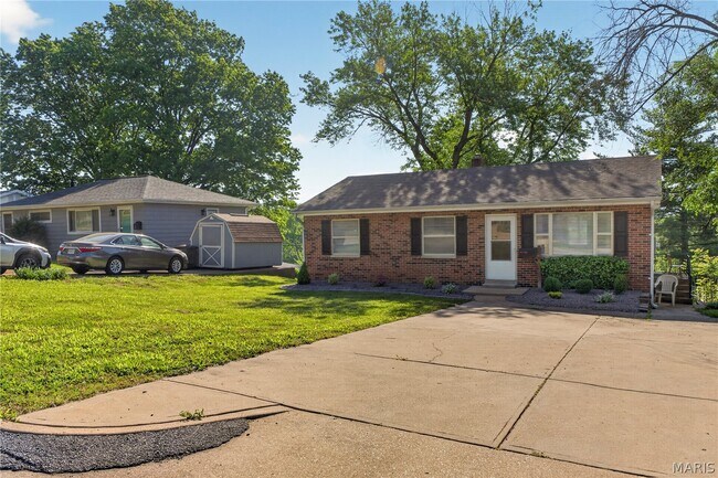 Foto del edificio - 21 Fern Ridge Ave