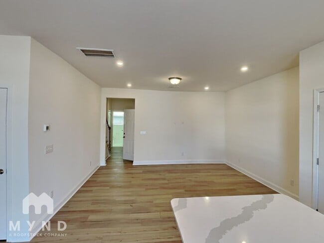 Foto del edificio - 1518 Cedar Tree Dr