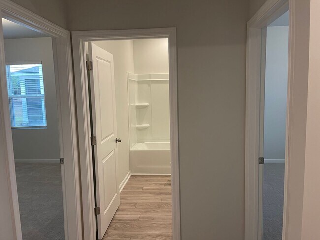 Foto del edificio - 4 bed 2 bath home in Heartwood!