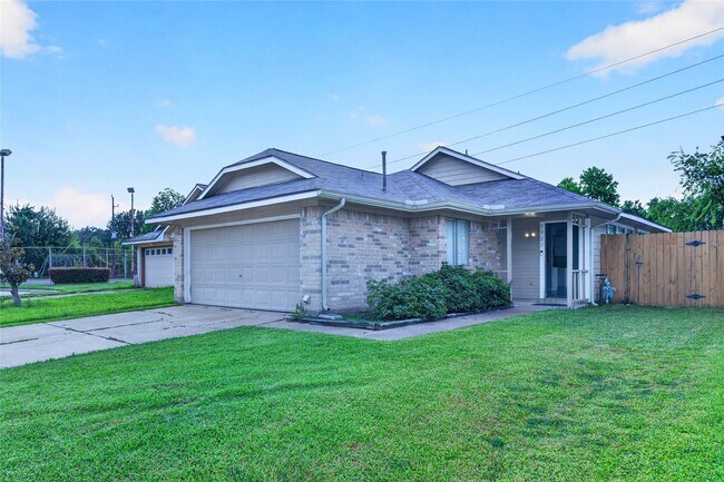 Building Photo - 3922 Pintan Ln