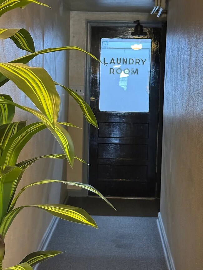 Foto del edificio - 2788 Park St