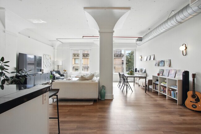 Foto del edificio - 300 NW 8th Ave