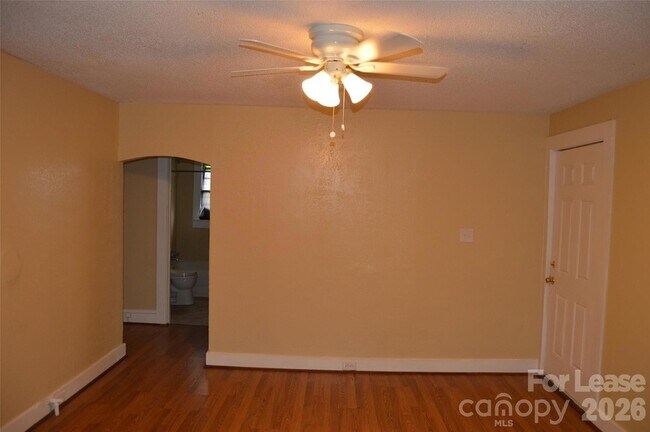 Foto del edificio - 819 Charlotte Ave