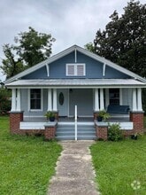 Building Photo - 145 Live Oak Ave W