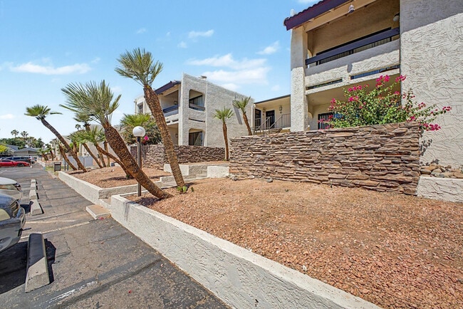 Foto del edificio - 3825 E Camelback Rd