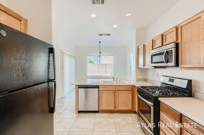 Foto del edificio - 2692 Niddrie Ave