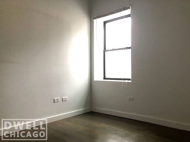 Foto del edificio - 627 W Lake St