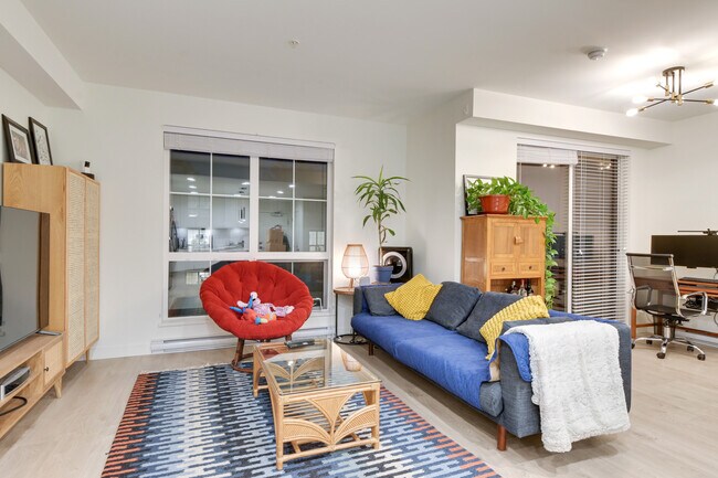 Building Photo - Modern & Bright 1-Bed Condo for Rent in Heart of Latimer Village, Langley