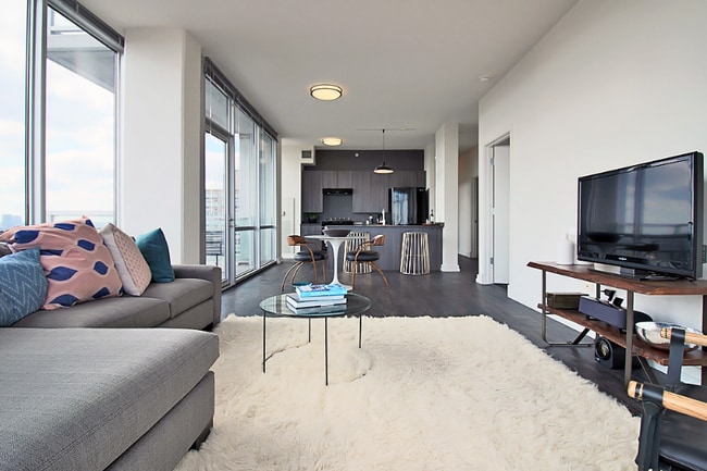 Photo - 2152 S Indiana Ave Apartment