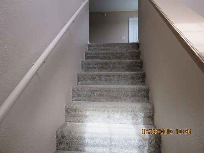 Building Photo - Ranch Style Condo!