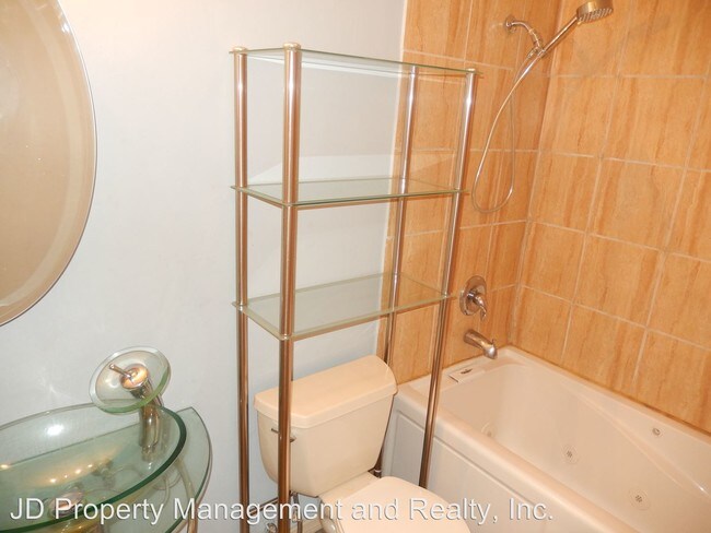 Building Photo - 1 br, 1 bath House - 3765 Boundary St #7