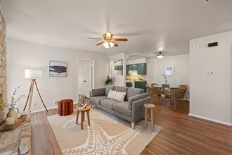 Building Photo - 703 Country Aire Dr