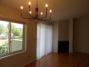 Building Photo - 6095 Courtly Alcove