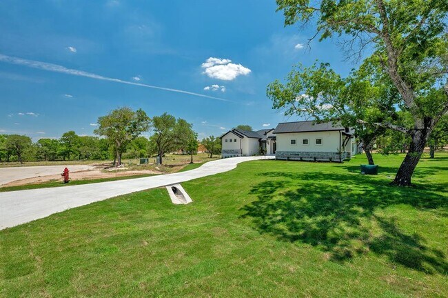 Building Photo - 125 Stockman Dr